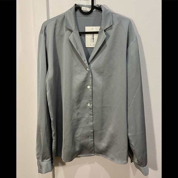 NWT Oak + Fort Satiny Button-Up in Light Blue - Picture 3 of 6